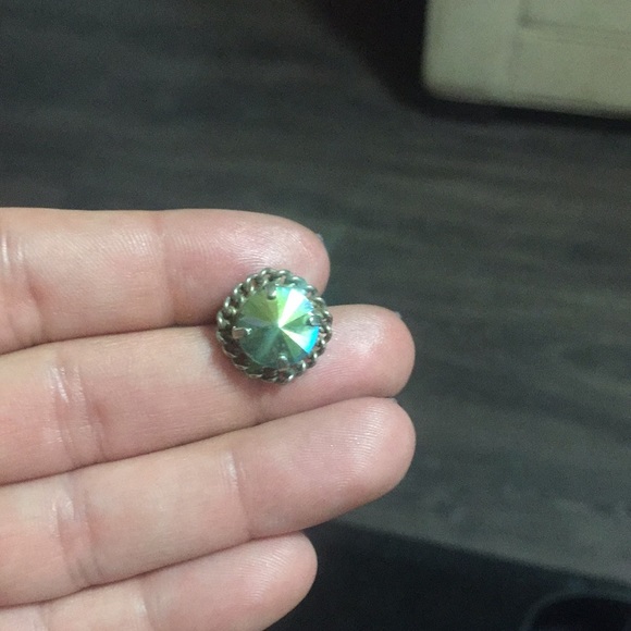 Sorrelli  studs - Picture 4 of 4